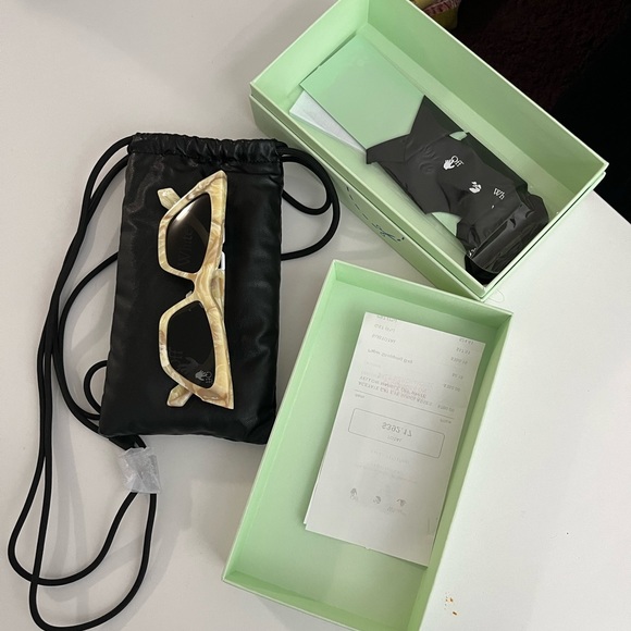 Off White brand new sunglasses - Picture 2 of 4